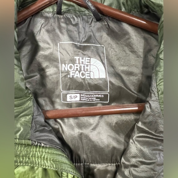 Green north face puffer coat - Picture 2 of 3